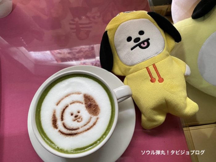 k-pop cafe colorsのラテアート